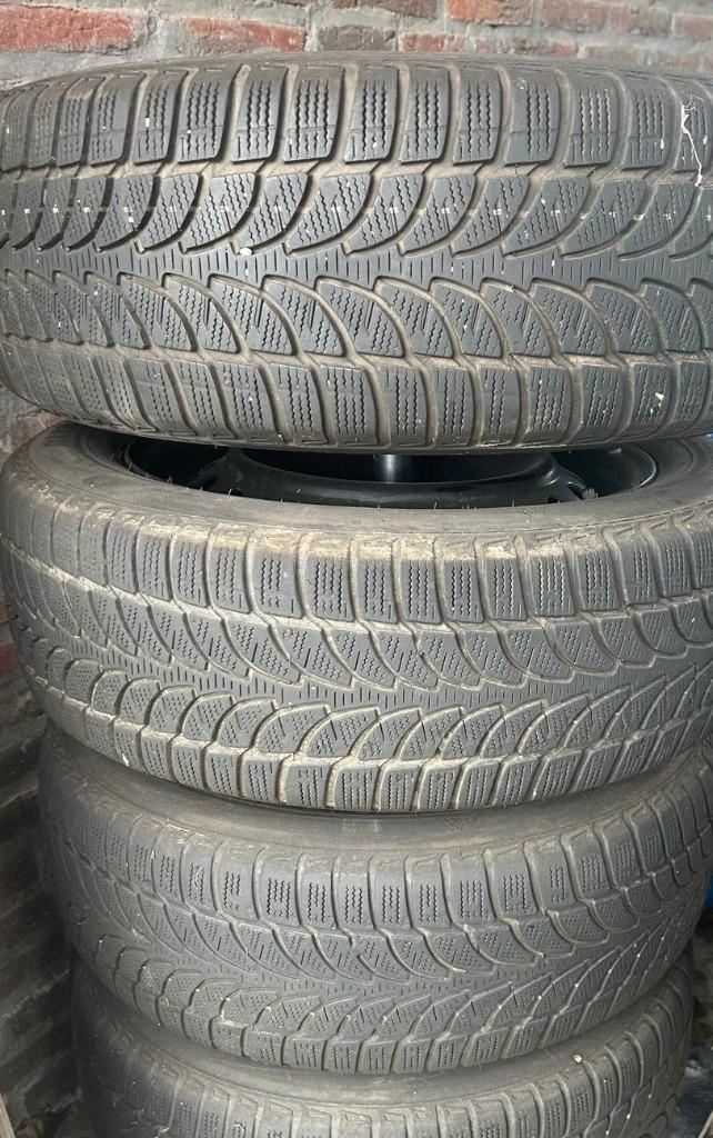 4 winterbanden Bridgestone Blizzak LM-80 EVO, Auto-onderdelen, Banden en Velgen, Banden en Velgen, Winterbanden, 17 inch, 215 mm