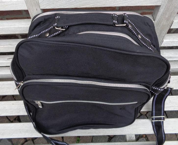 schoudertas, Handtassen en Accessoires, Tassen | Schoudertassen, Zo goed als nieuw, Ophalen of Verzenden