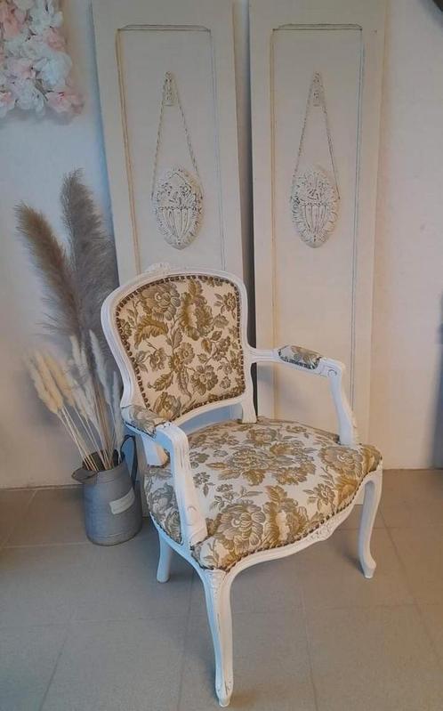 Superbe fauteuil patiné, Antiquités & Art, Antiquités | Meubles | Chaises & Canapés, Enlèvement ou Envoi