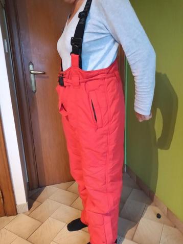 pantalon ski rouge avec bretelles beschikbaar voor biedingen