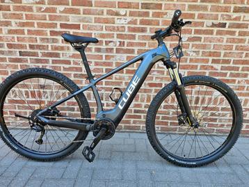 Cube Reaction Hybrid 2022 maat Medium E bike zgan!! beschikbaar voor biedingen