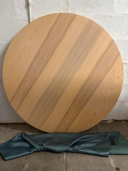 LISABO tafel IKEA in nieuwstaat, Huis en Inrichting, Tafels | Eettafels, Zo goed als nieuw, Ophalen