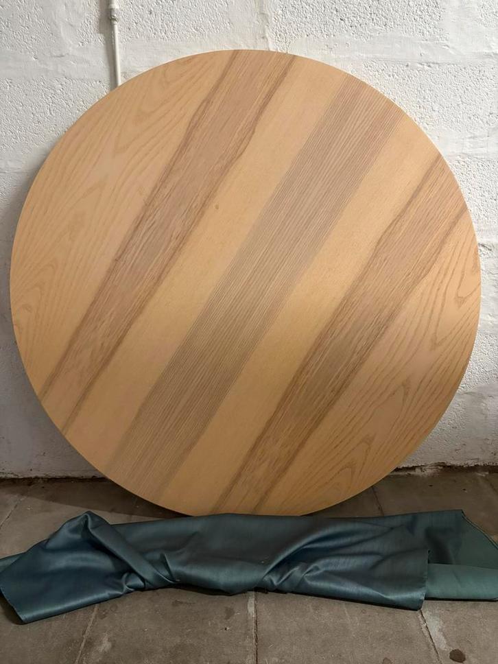 LISABO tafel IKEA in nieuwstaat, Huis en Inrichting, Tafels | Eettafels, Zo goed als nieuw, Ophalen