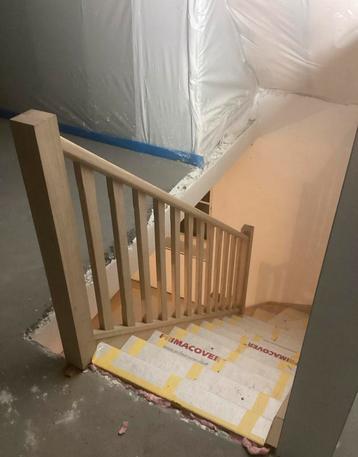 Eiken trap met balustrade  beschikbaar voor biedingen