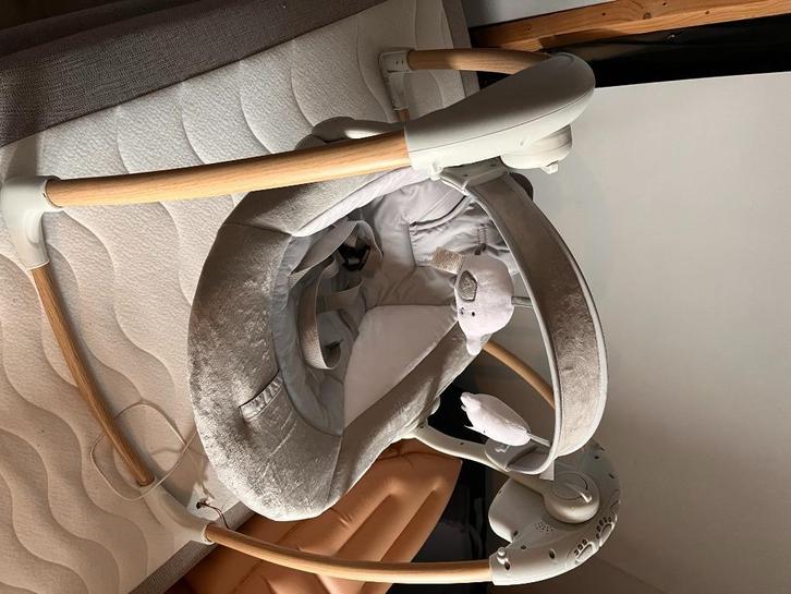 Baby schommelstoel met ingebouwde functies, Kinderen en Baby's, Wipstoeltjes, Zo goed als nieuw, Schommelstoel, Overige merken