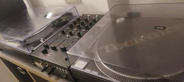 Paire de platines Technics SL 1210 MKII