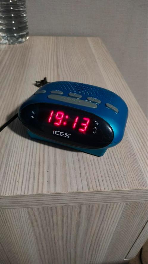 Wekkerradio Ices ICR-210, Elektronische apparatuur, Wekkers, Zo goed als nieuw, Ophalen