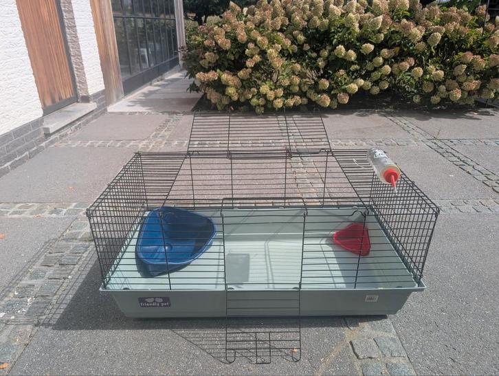 Hok / Kooi van Friendly Pet voorKonijnen en of Cavia, Dieren en Toebehoren, Knaagdieren en Konijnen | Hokken en Kooien, Zo goed als nieuw