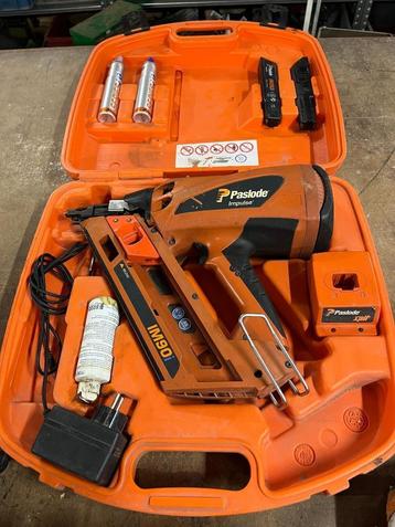 Paslode IM90i gastacker incl veel nagels beschikbaar voor biedingen