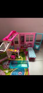 Barbiehuizen met barbiepoppen en extra’s, Kinderen en Baby's, Ophalen, Zo goed als nieuw, Poppenhuis