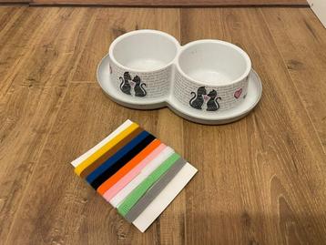 Dubbele kattenvoerbak beschikbaar voor biedingen