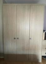 Een grote kledingkast, Huis en Inrichting, Kasten | Kleerkasten, Ophalen, Zo goed als nieuw
