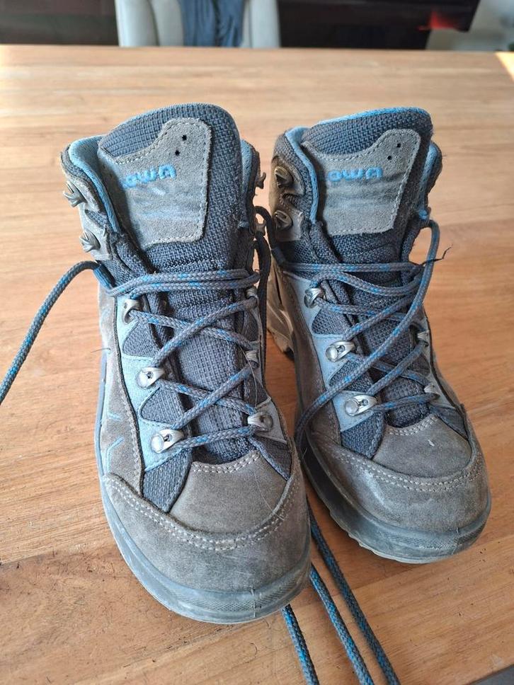 Chaussures de randonnée Lowa pour enfants - taille 34, Sports & Fitness, Alpinisme & Randonnée, Enlèvement