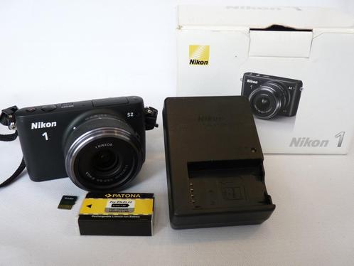 Nikon 1 S2 (black), Nikkor 11-27,5mm, accu, micro-SD, doos, Audio, Tv en Foto, Fotocamera's Digitaal, Zo goed als nieuw, Spiegelreflex