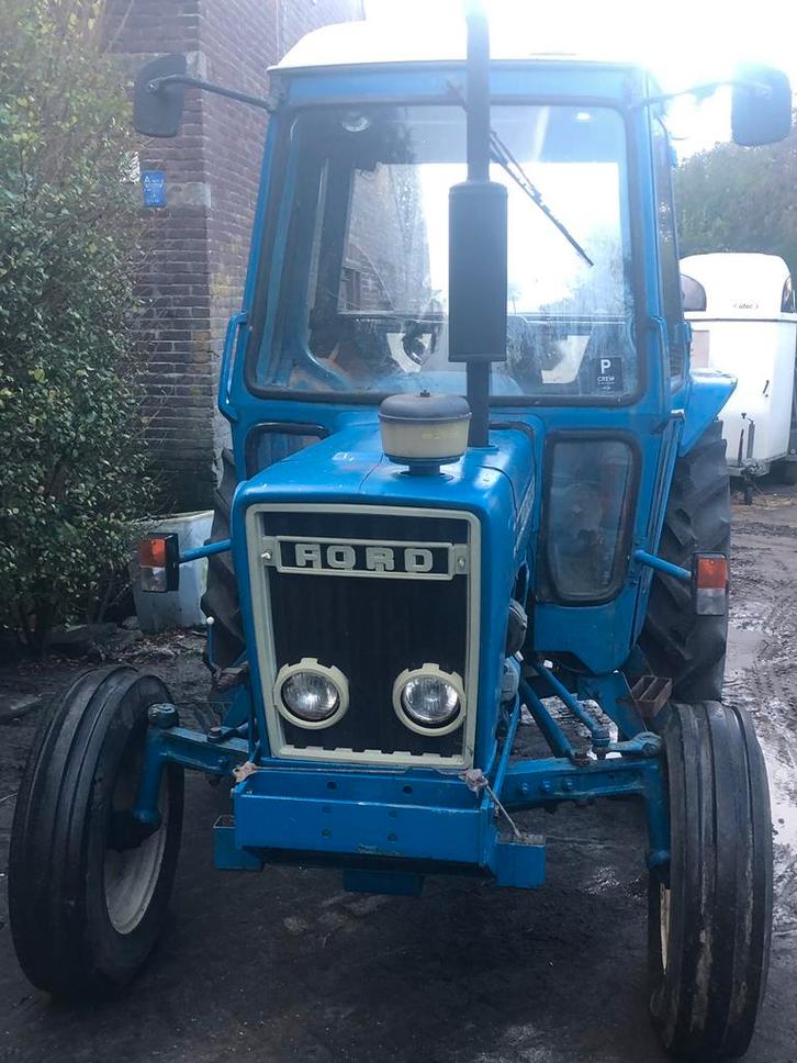 Tekoop nette ford 4100, Articles professionnels, Agriculture | Tracteurs, Ford, Enlèvement