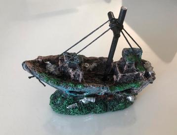 Aquarium decoratie boot. Nieuw beschikbaar voor biedingen