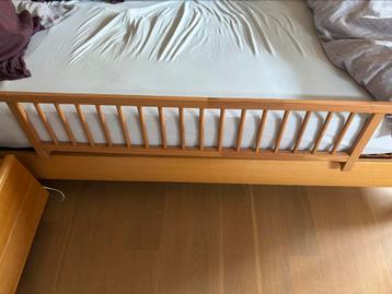 Bedhek kind beschikbaar voor biedingen