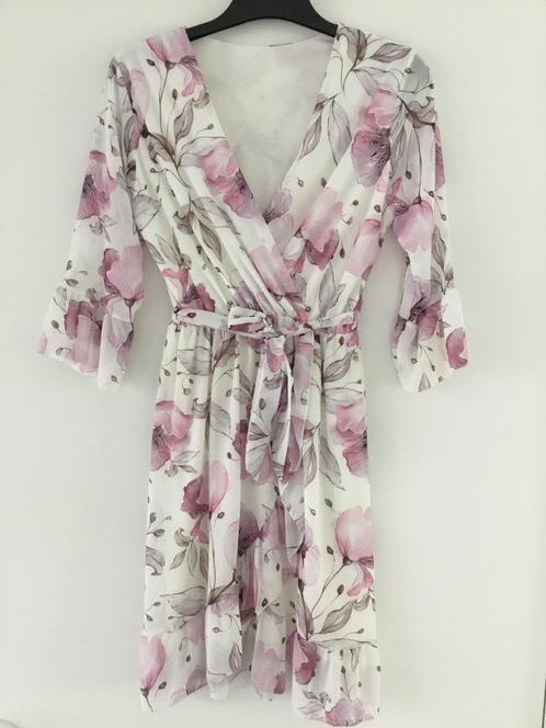 Jurk met roze magnolia print TU (één maat): als nieuw, Kleding | Dames, Jurken, Zo goed als nieuw, Roze, Boven de knie, Ophalen of Verzenden