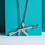 Luxe AK-47 hanger met 84 Moissanite stenen – 925 Zilver, Overige voorstellingen, Verzenden, Nieuw, Met edelsteen