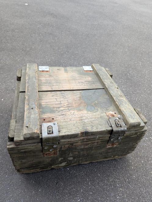 Houten kist, militaire munitie, raketten, granaten, 105 MM g, Verzamelen, Militaria | Tweede Wereldoorlog, Landmacht, Kist of Geocache