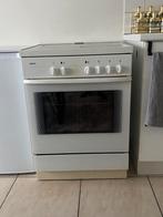 Bosch elektrisch fornuis met oven 4 kookplaten, Elektronische apparatuur, Ophalen, Zo goed als nieuw, Vrijstaand, Elektrisch
