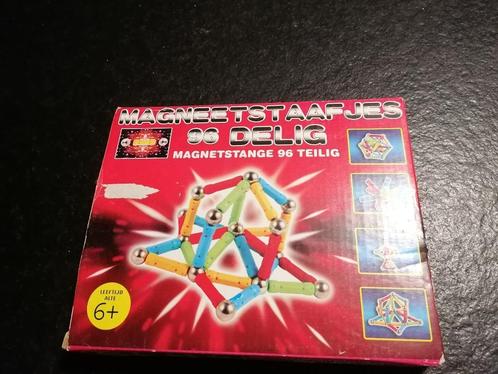 Magneetstaafjes 96delig, Hobby en Vrije tijd, Gezelschapsspellen | Overige, Gebruikt, Ophalen of Verzenden