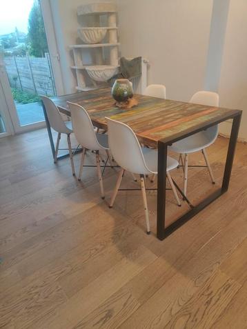 6 stoelen beschikbaar voor biedingen