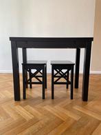 Ikea Bjursta met 2 krukken, Huis en Inrichting, Tafels | Eettafels, Ophalen of Verzenden, Gebruikt