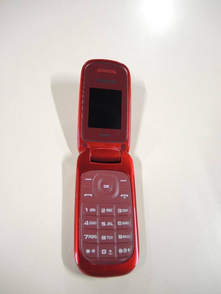 Samsung flip gsm nieuw!, Telecommunicatie, Mobiele telefoons | Hoesjes en Screenprotectors | Samsung, Nieuw, Ophalen of Verzenden