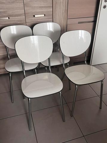 Formika 1999 stoelen beschikbaar voor biedingen