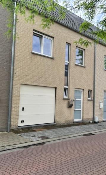 Mooie woning met 3 ruime slaapkamers, garage/gezellige tuin