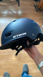 B-twin helm, Fietsen en Brommers, Fietsaccessoires | Fietshelmen, Gebruikt, Overige maten, Btwin