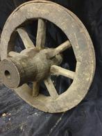 Vends, ancienne roue de brouette en bois, Antiquités & Art