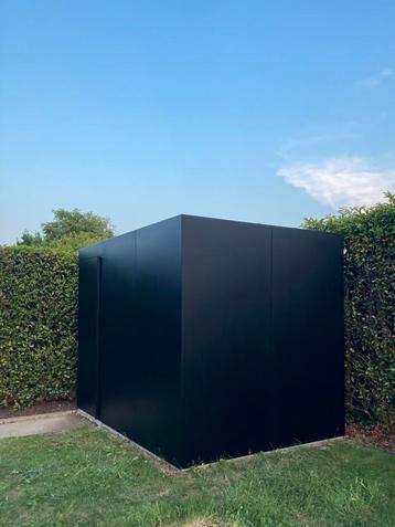 Strak zwart aluminium tuinhuis/tuinberging van Alumi Home beschikbaar voor biedingen