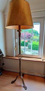 Unieke handgemaakte smeedijzeren vloerlamp uit periode 1940, Ophalen, Glas, Vintage, 150 tot 200 cm