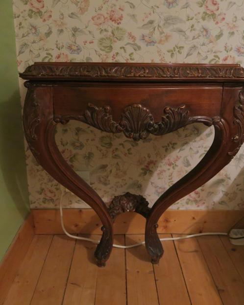 Paire de grandes consoles d’appliques Louis XV en noyer, Antiek en Kunst, Antiek | Meubels | Stoelen en Sofa's, Ophalen