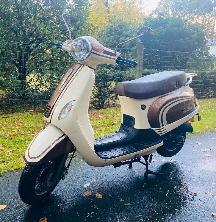 Scooter Venesi E-Line 50cc B-klasse, Fietsen en Brommers, Scooters | Overige merken, Gebruikt, Klasse B (45 km/u), Benzine, Ophalen