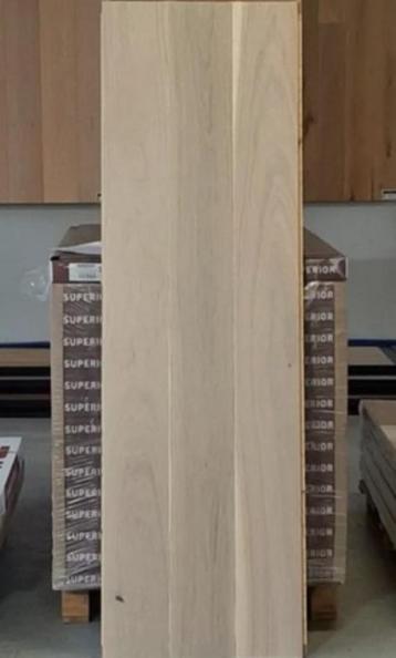 LOT 11,08 m²: Eiken parket – cream white mat vernist beschikbaar voor biedingen