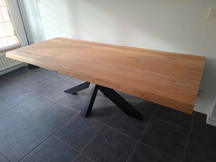 Boomstamtafel met spinpoot in perfecte staat -  240100 cm, Huis en Inrichting, Tafels | Eettafels, Zo goed als nieuw, 50 tot 100 cm