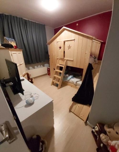 Mooi stapelbed met glijbaan, Kinderen en Baby's, Kinderkamer | Stapelbedden en Hoogslapers, Zo goed als nieuw, Stapelbed, Ophalen