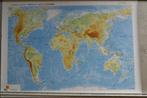 Affiche de la carte physique de la carte du relief du monde, Livres, Atlas & Cartes géographiques, Comme neuf, Autres types, Enlèvement ou Envoi