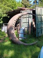 Trapeze Maan, Enlèvement