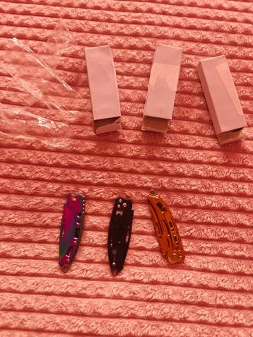 3 couteaux de poche beschikbaar voor biedingen