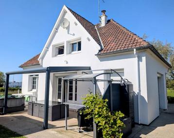 Huis Dichtbij zee beschikbaar voor biedingen