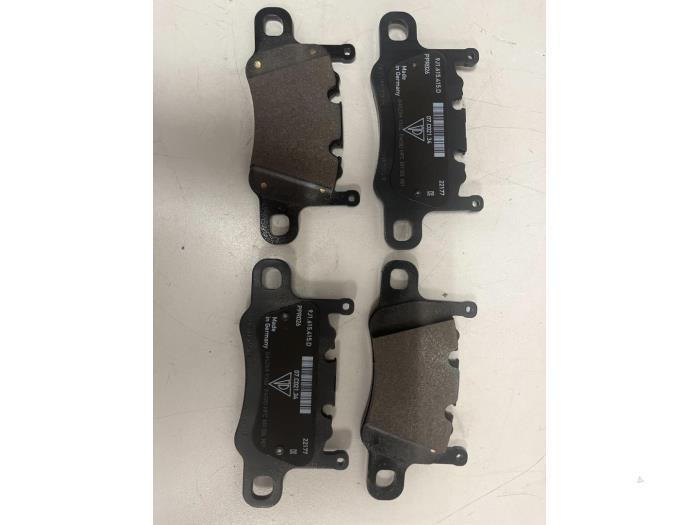 Remblok achter van een Porsche Taycan, Auto-onderdelen, Remmen en Aandrijving, Porsche, Gebruikt, 3 maanden garantie, Ophalen of Verzenden