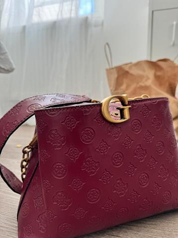 Guess handtas (Bordeaux) beschikbaar voor biedingen