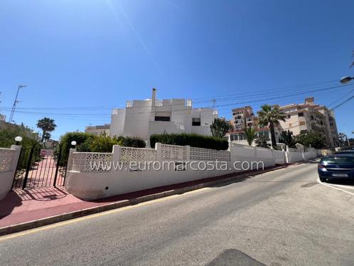 REF.4564 Bungalow rénové au rez-de-chaussée avec sous-sol, Immo, Buitenland, Spanje, Woonhuis, Stad