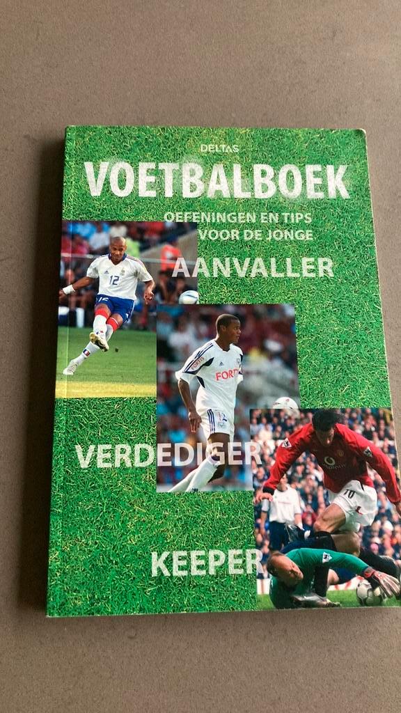 P. Fairclough - Deltas voetbalboek, Boeken, Kinderboeken | Jeugd | onder 10 jaar, Ophalen