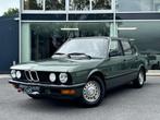 BMW SERIE 5 518 OLDTIMER / ORIGINELE LAK / 2DE EIGENAAR / CA, 4 deurs, Stof, Bedrijf, Radio