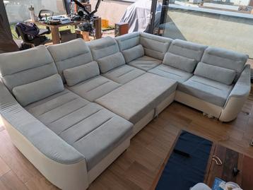 Hoekbank (U-Bank) met slaapgedeelte beschikbaar voor biedingen